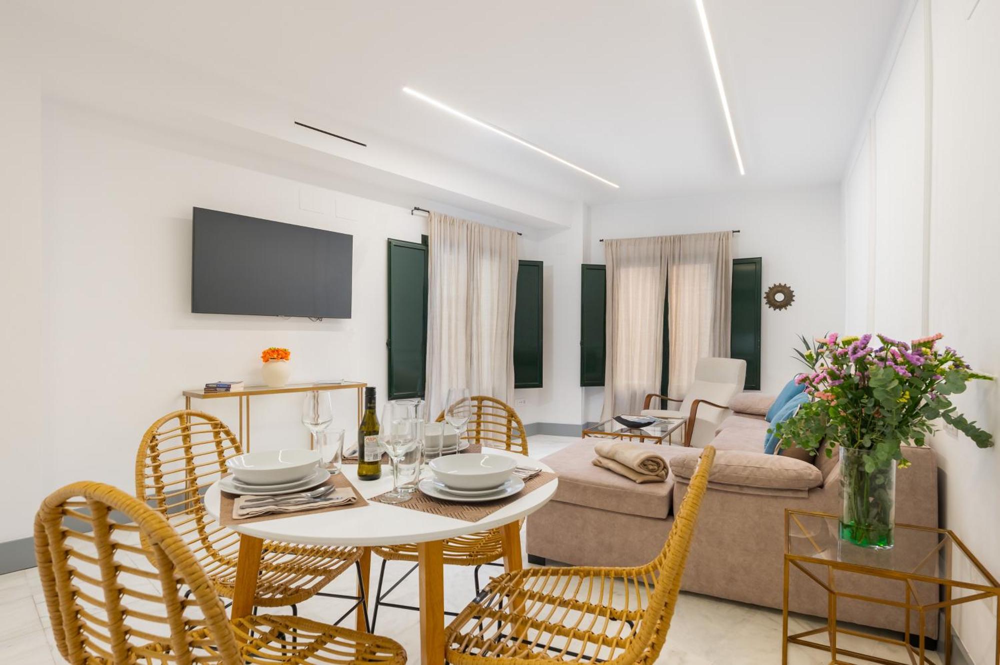 Panther Home Francos Sevilla Buitenkant foto