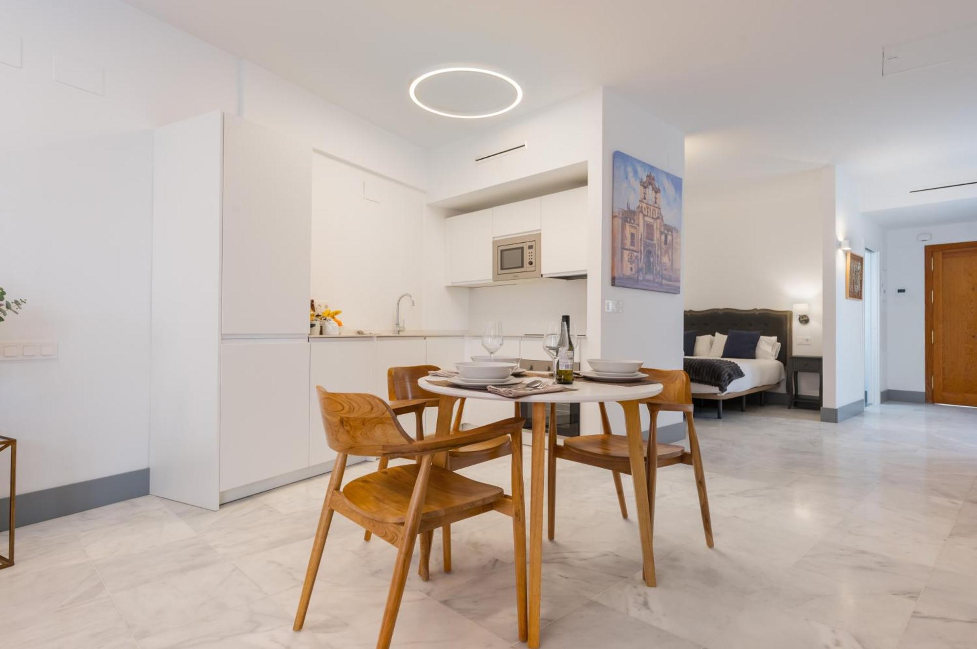 Panther Home Francos Sevilla Buitenkant foto