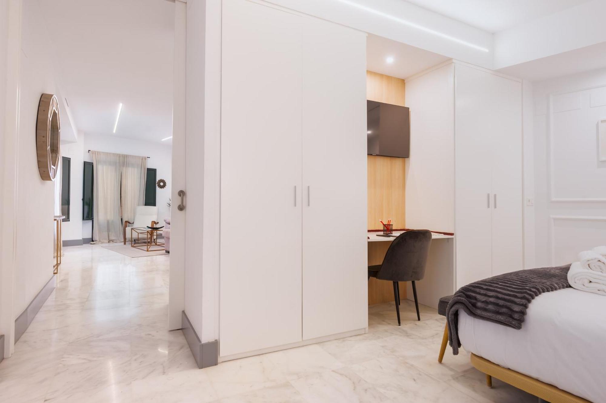 Panther Home Francos Sevilla Buitenkant foto